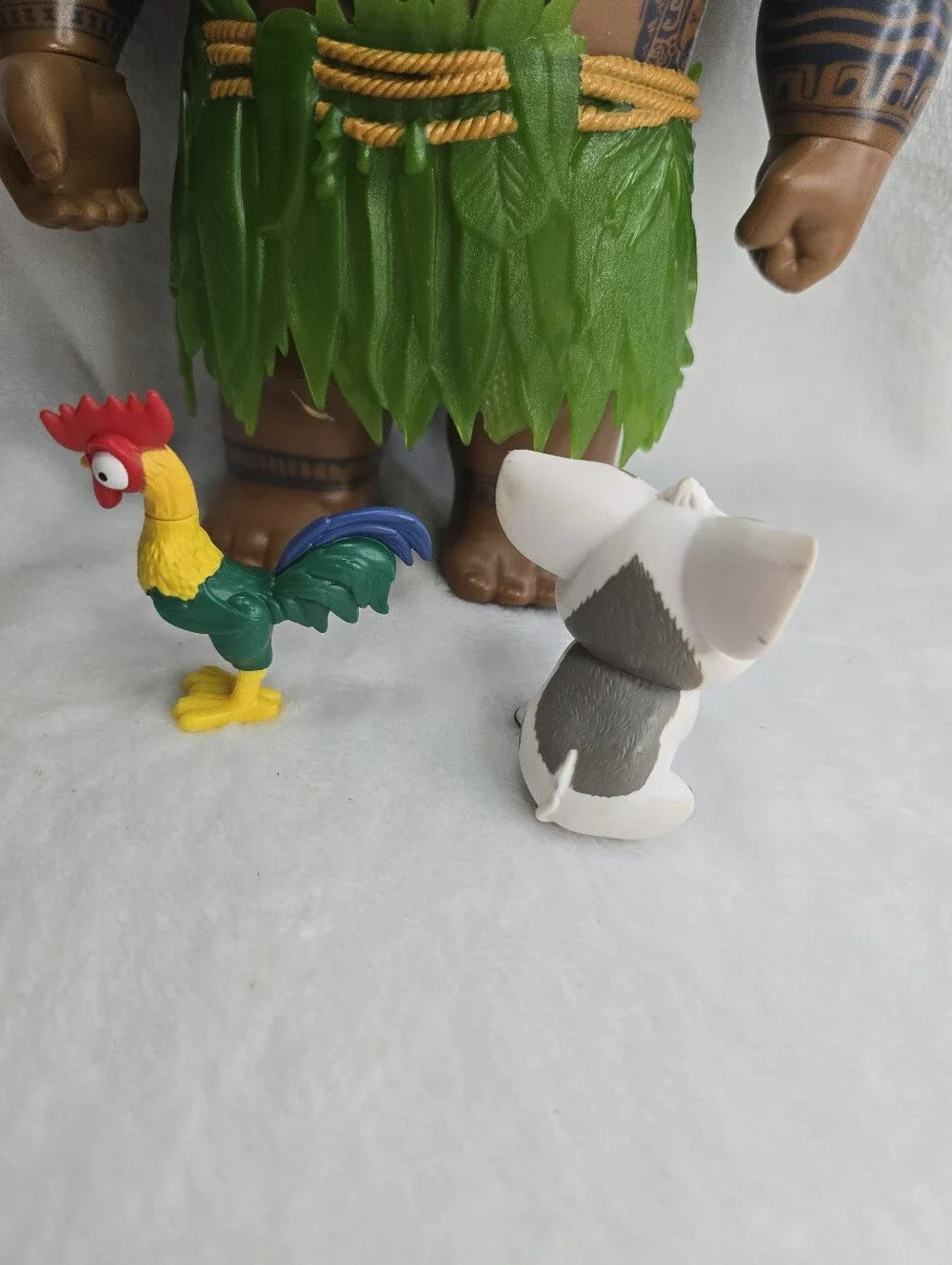 Disney Moana Maui Action Figure Doll 10.5 Inches w/ Hei Hei and Pua Figures